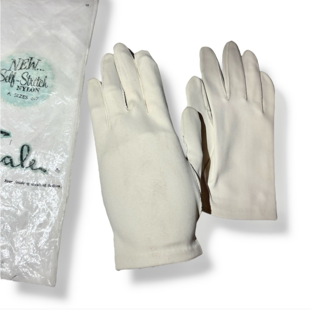 FINALE White Soft Stretch Nylon Short Day Gloves VINTAGE